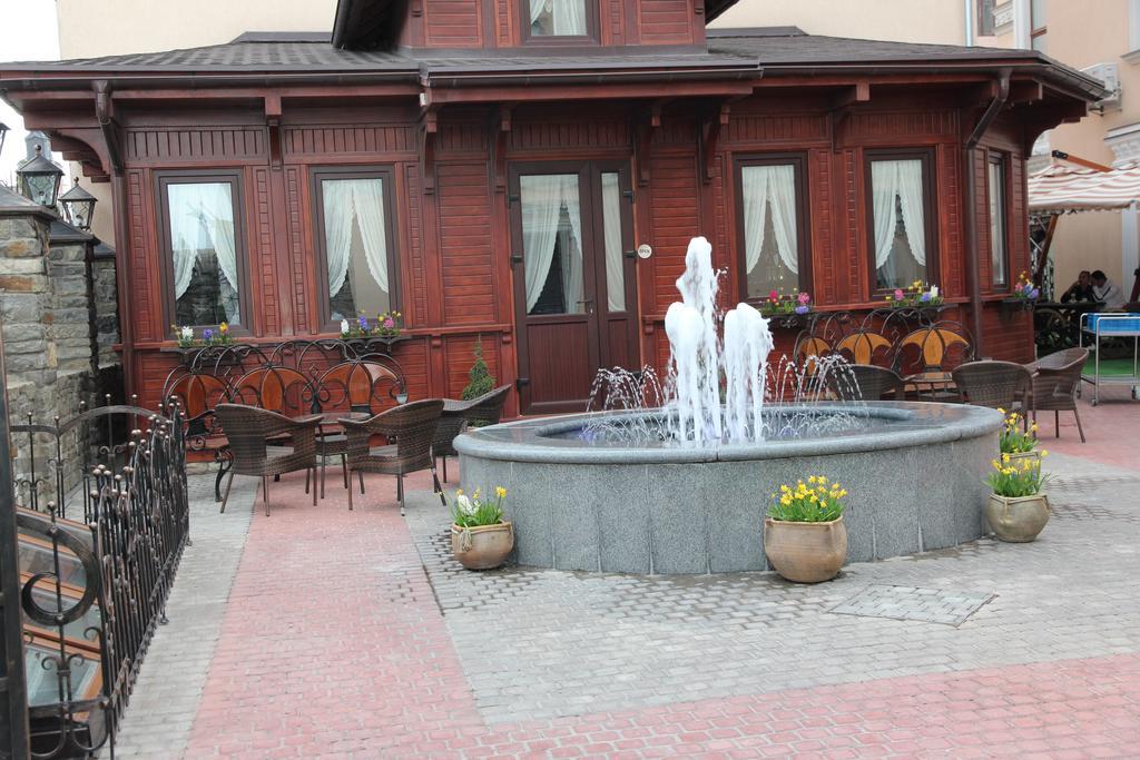 Kleopatra Vip Hotel Kamjanets-Podilskyi Eksteriør billede