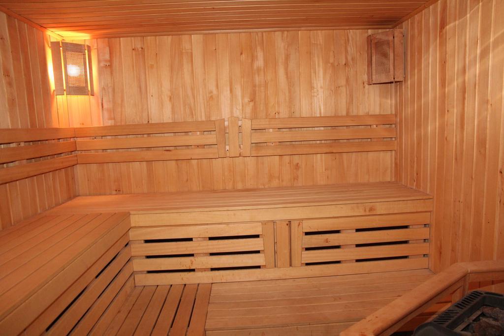 Kleopatra Vip Hotel Kamjanets-Podilskyi Eksteriør billede